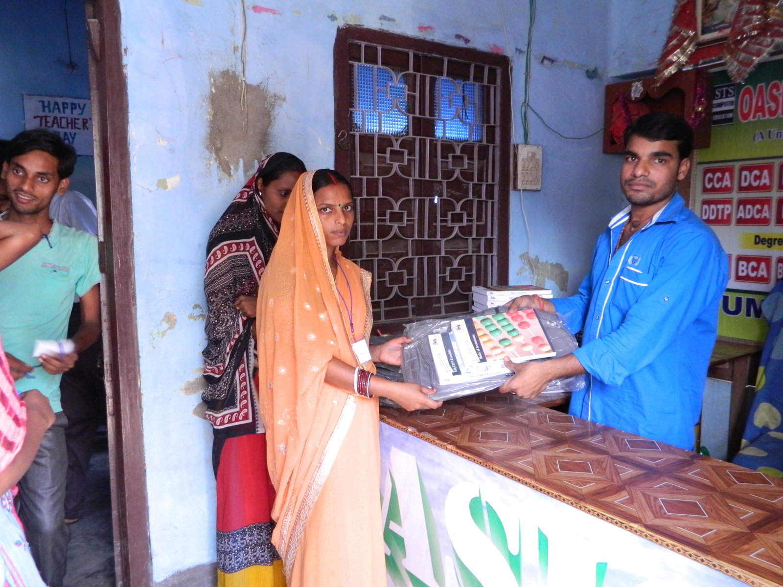 FREE COMPUTER EDUCATION BOOK DISTRIBUTION