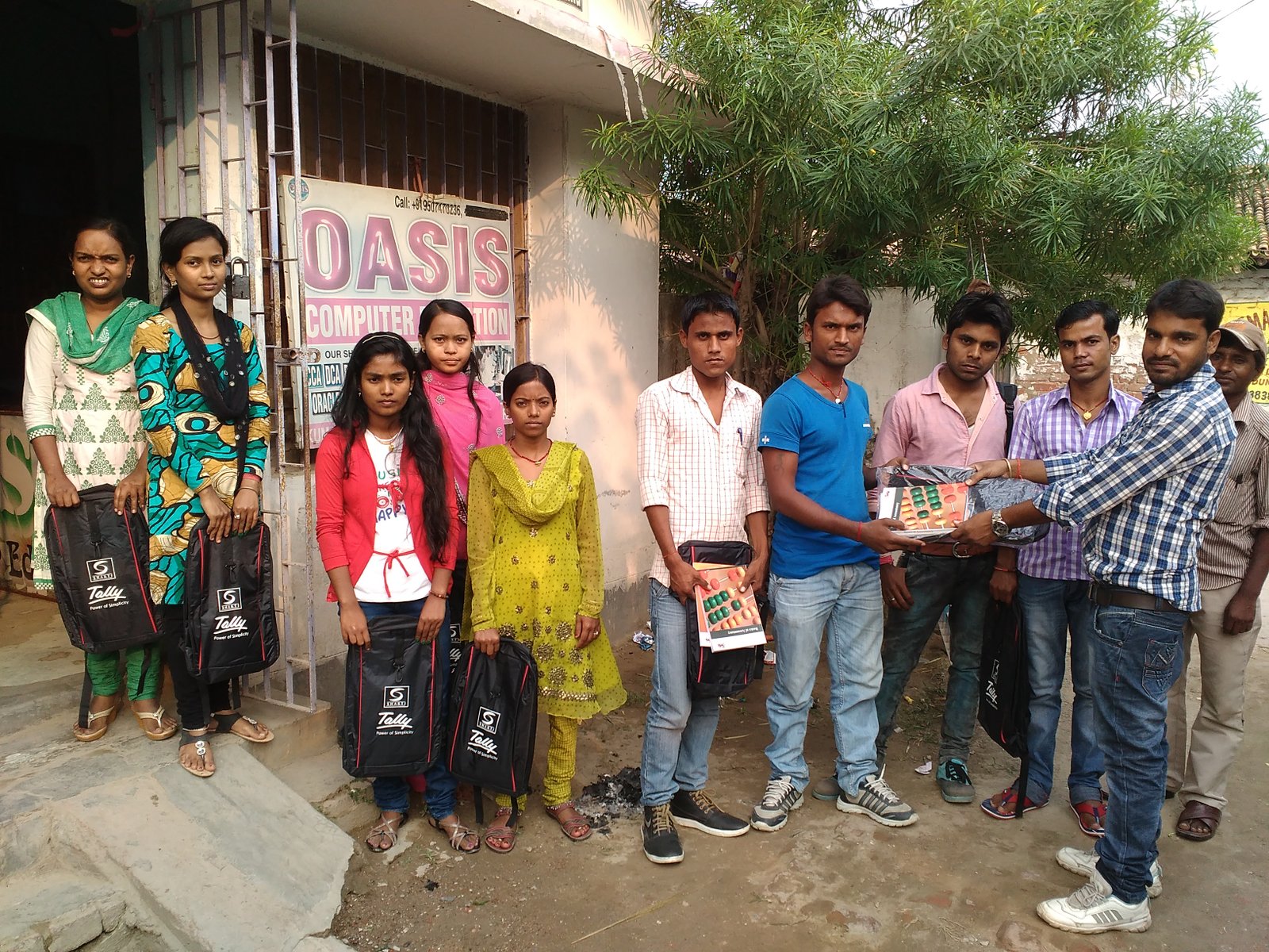 FREE COMPUTER EDUCATION BOOK DISTRIBUTION