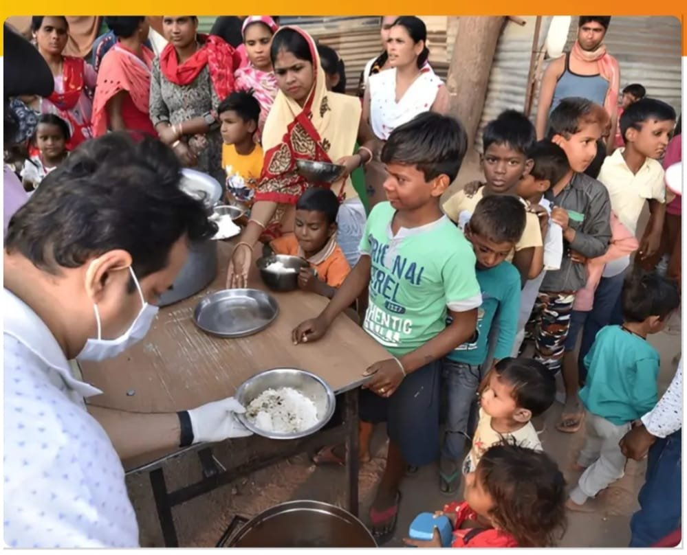 Free Food providing Akuleshwer help Foundation निःशुल्क भोजन