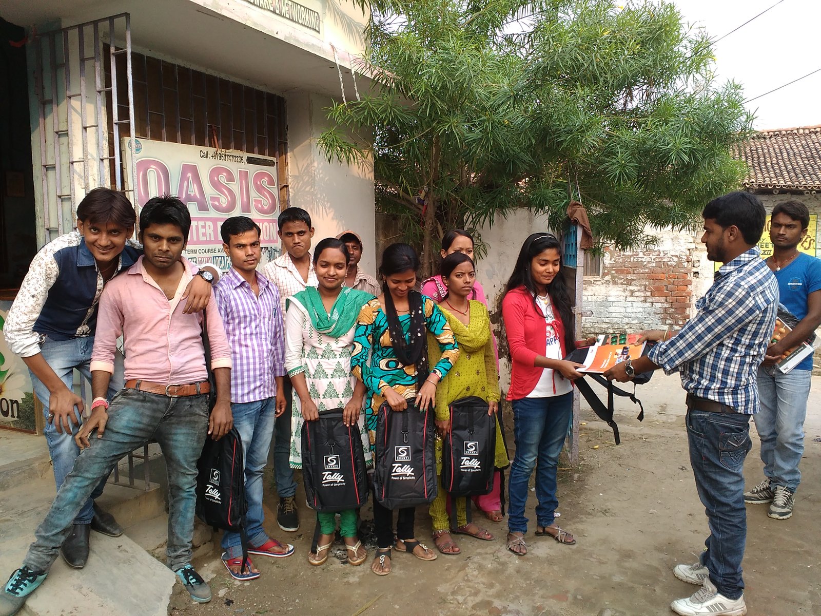 FREE TALLY BOOK & BAG DISTRIBUTION